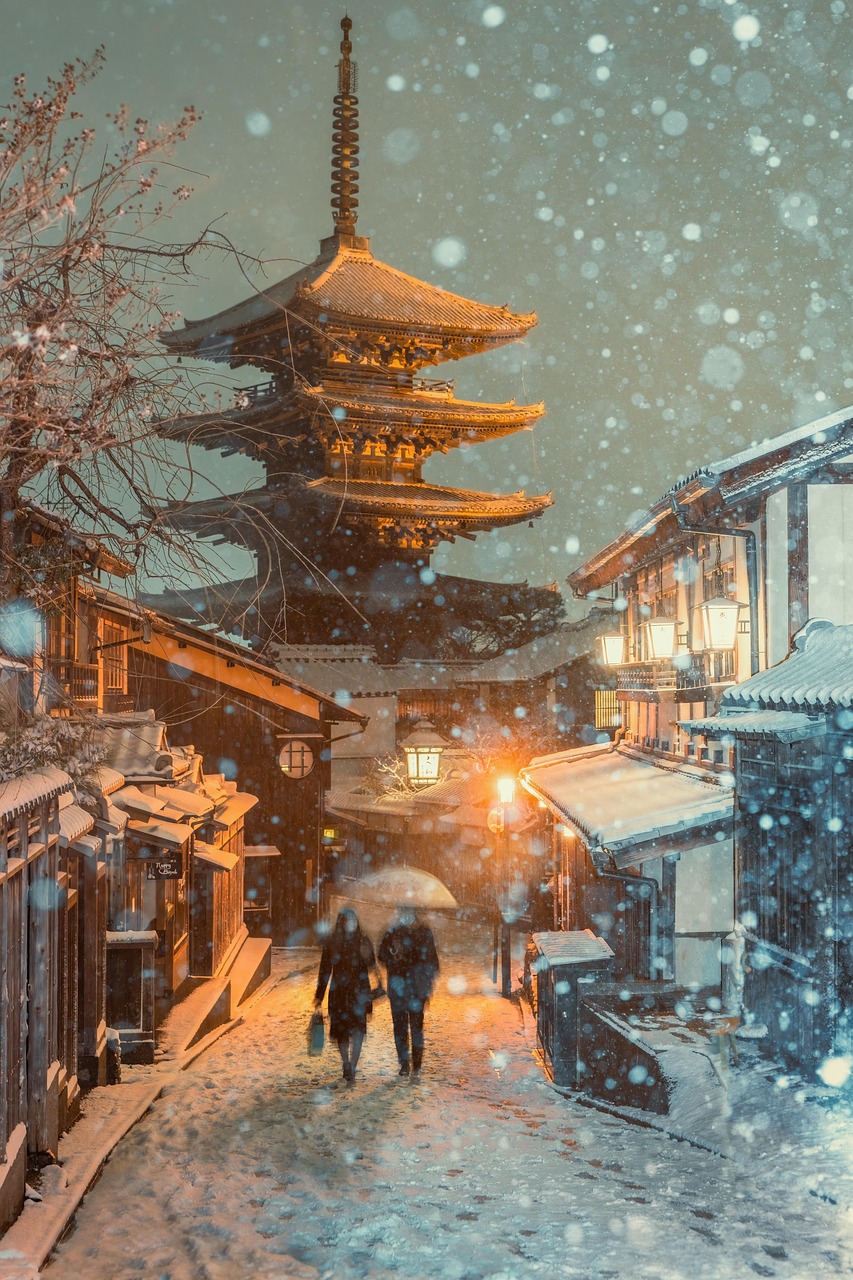 couple, snowfall, snow scene, old town, five storey tower, slope, yasaka pagoda, kyoto, japan